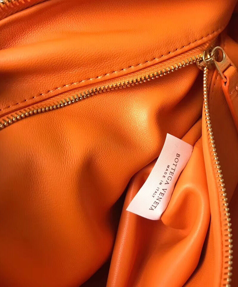 Bottega Veneta Rounded Hobo Bag In Intrecciato Nappa Orange